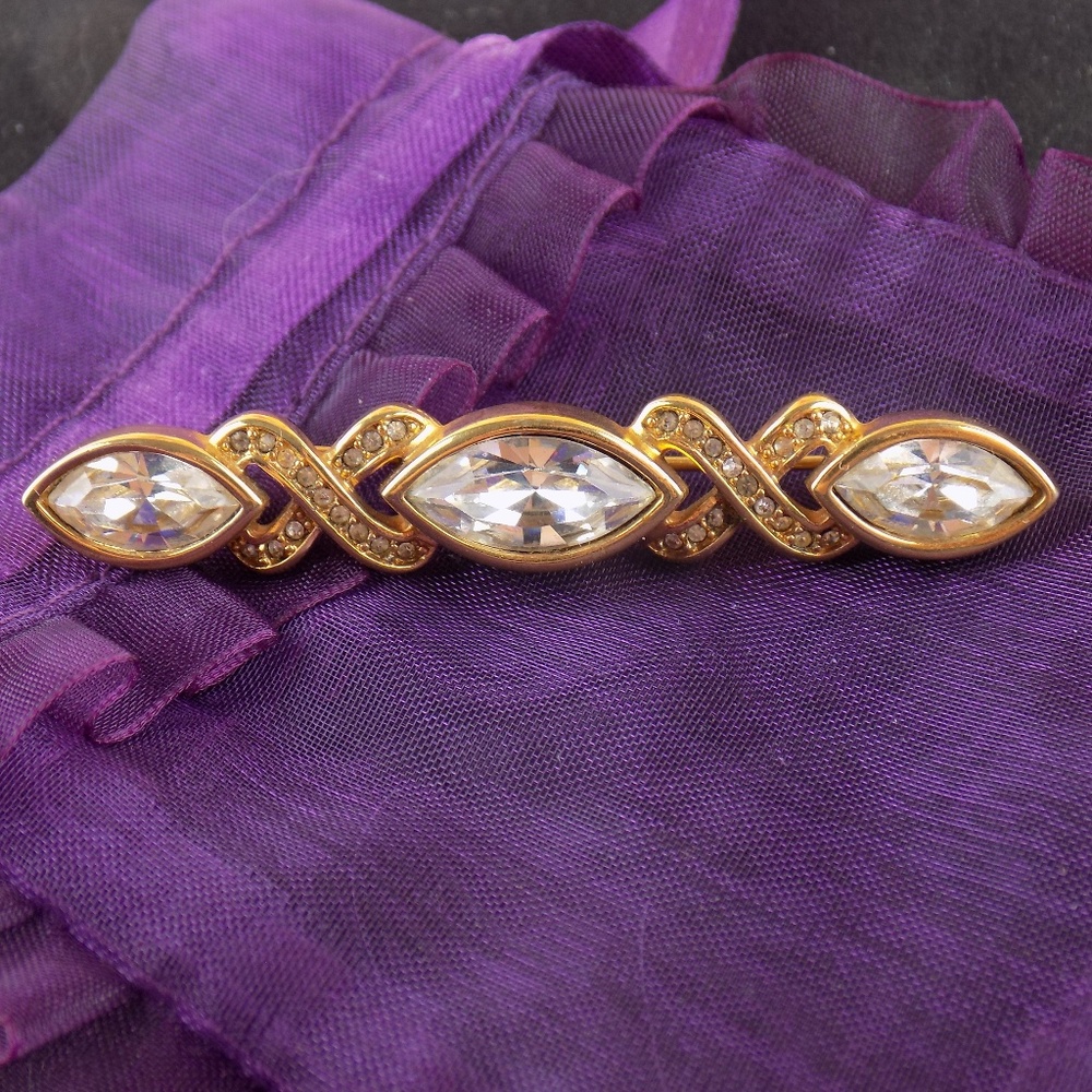 Vintage Swarovski swan Clear Crystal Bar Brooch